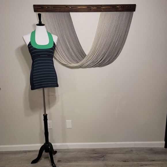 Lululemon Scoop Neck Tank Sz 6 - Picture 2 of 6